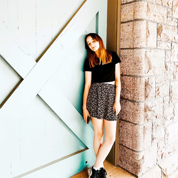 Meet your Posher, Natalie - Picture 1 of 1